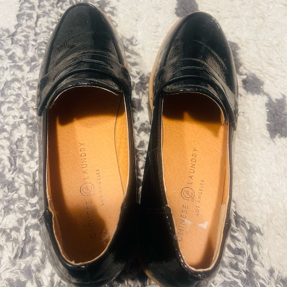 Chinese Laundry Black Glossy Flats - Picture 3 of 8